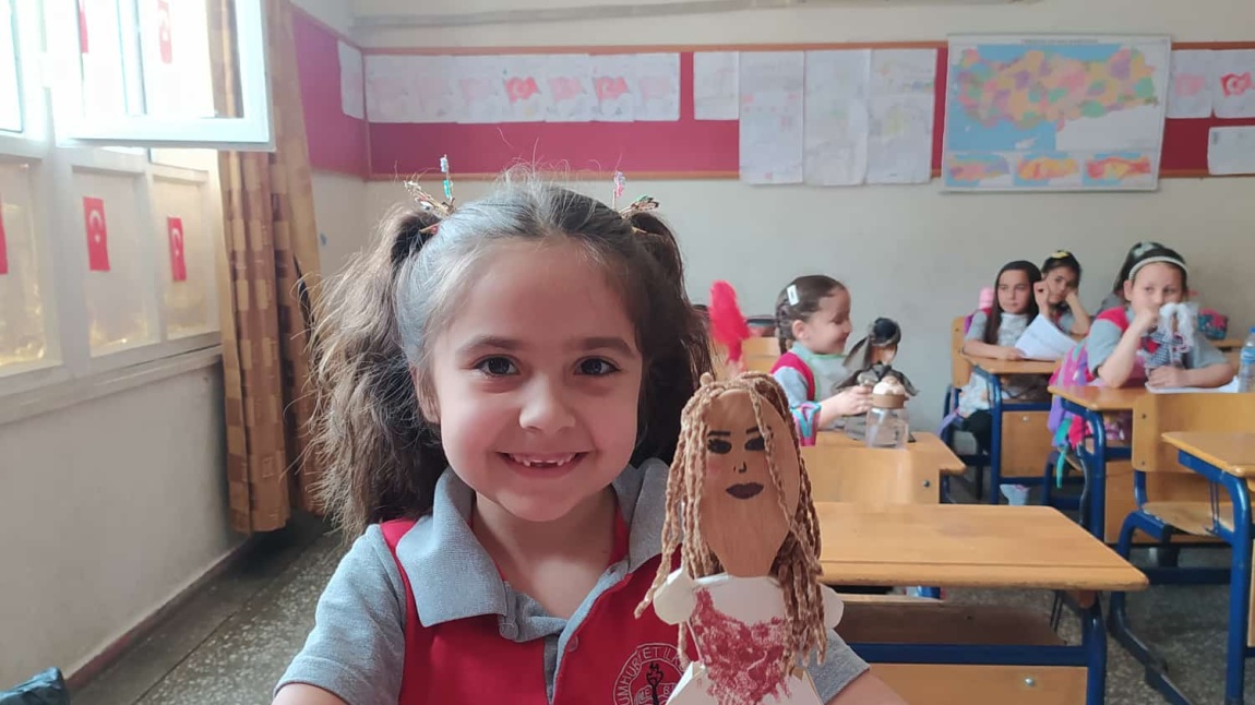 1/B SINIFI KAŞIKLA BEBEK YAPMA ETKİNLİĞİ